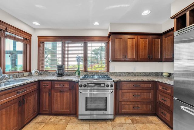 810 Waters Edge ROAD, Racine, WI 53402