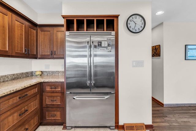810 Waters Edge ROAD, Racine, WI 53402