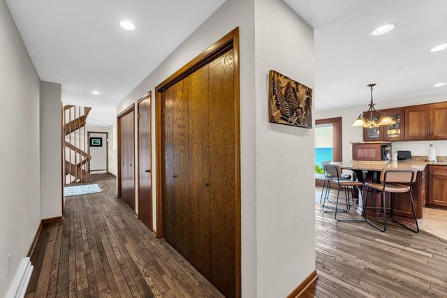 810 Waters Edge ROAD, Racine, WI 53402