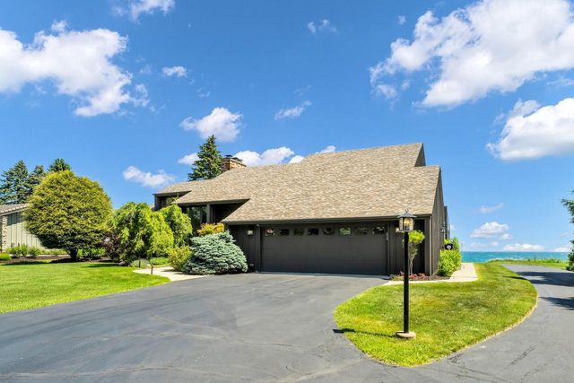 810 Waters Edge ROAD, Racine, WI 53402