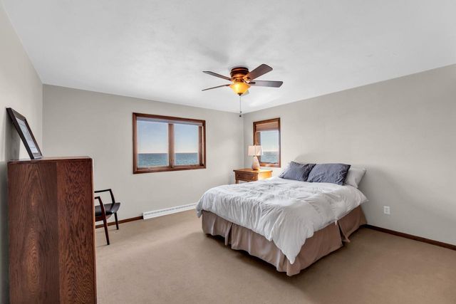 810 Waters Edge ROAD, Racine, WI 53402