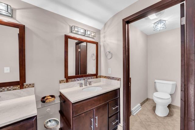 810 Waters Edge ROAD, Racine, WI 53402