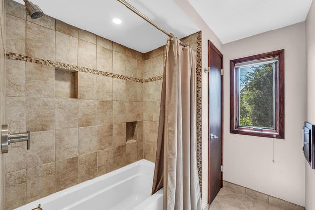 810 Waters Edge ROAD, Racine, WI 53402
