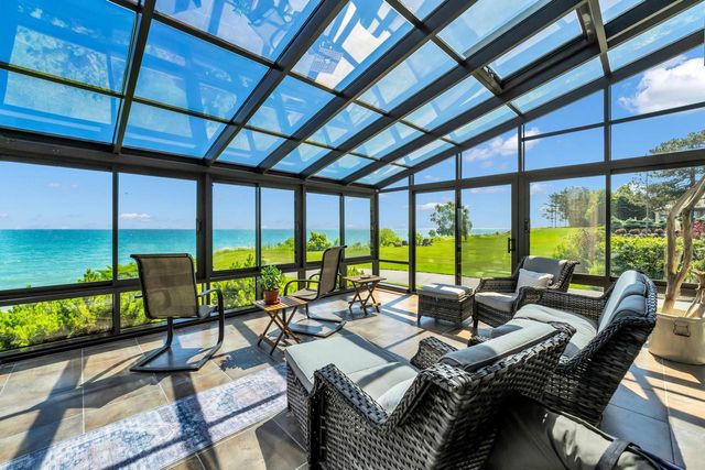 810 Waters Edge ROAD, Racine, WI 53402