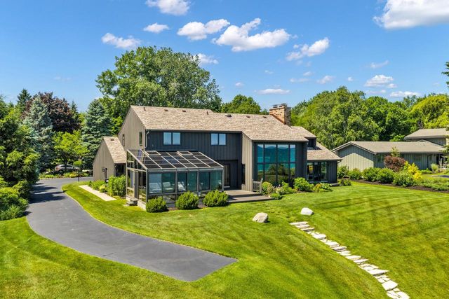 810 Waters Edge ROAD, Racine, WI 53402