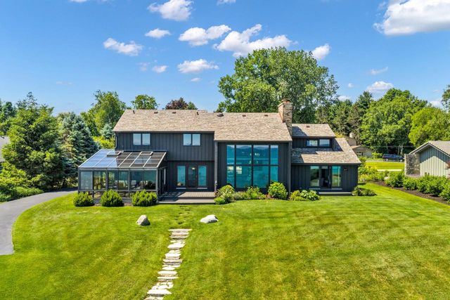 810 Waters Edge ROAD, Racine, WI 53402
