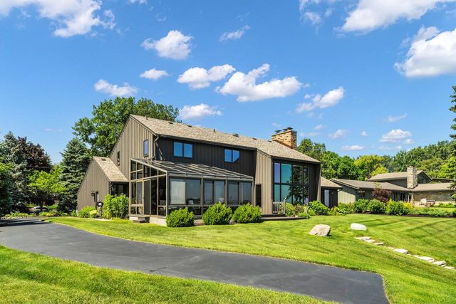 810 Waters Edge ROAD, Racine, WI 53402