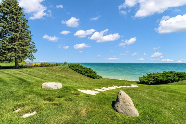810 Waters Edge ROAD, Racine, WI 53402