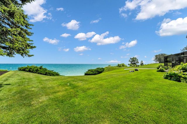 810 Waters Edge ROAD, Racine, WI 53402