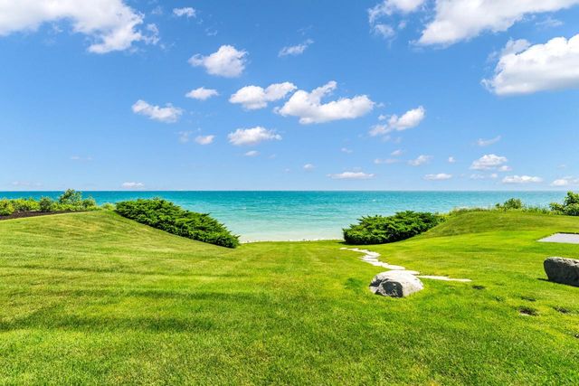 810 Waters Edge ROAD, Racine, WI 53402