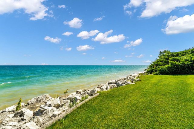 810 Waters Edge ROAD, Racine, WI 53402