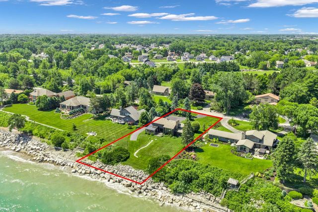 810 Waters Edge ROAD, Racine, WI 53402