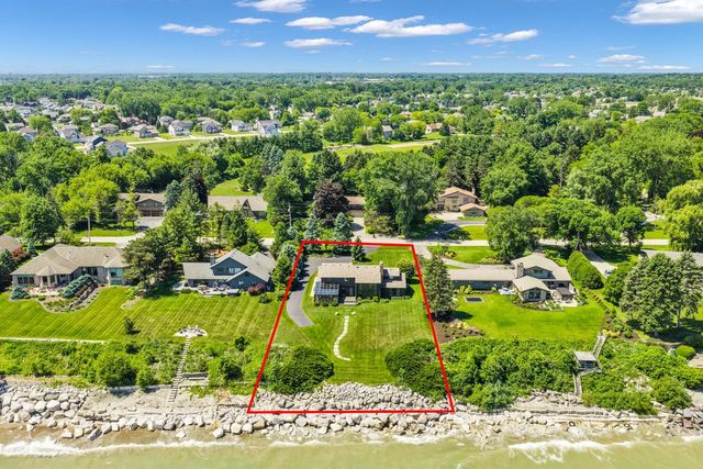 810 Waters Edge ROAD, Racine, WI 53402