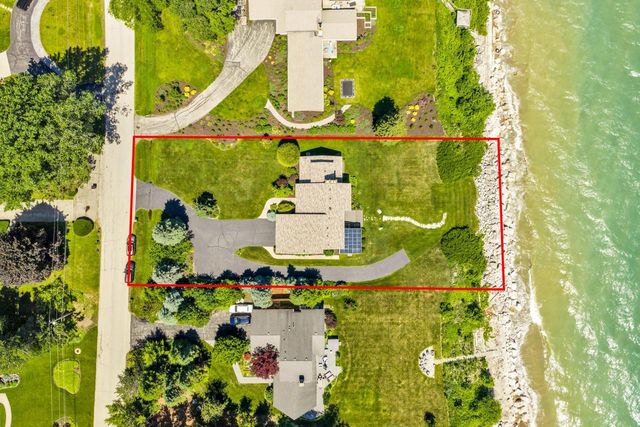 810 Waters Edge ROAD, Racine, WI 53402