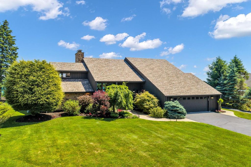 810 Waters Edge ROAD, Racine, WI 53402
