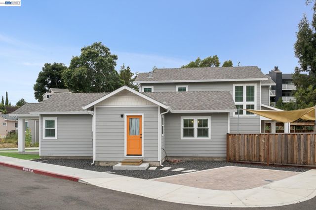 21112 Tyee Ct, Castro Valley, CA 94546