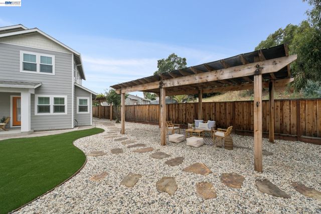 21112 Tyee Ct, Castro Valley, CA 94546