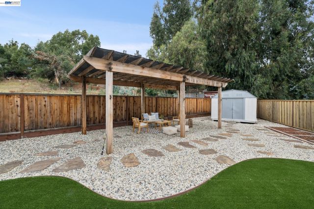 21112 Tyee Ct, Castro Valley, CA 94546