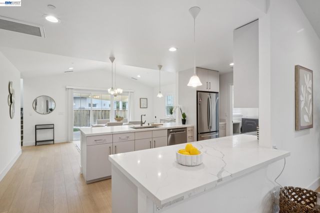 21112 Tyee Ct, Castro Valley, CA 94546