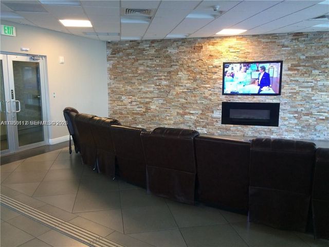 1750 N Bayshore Dr 4912, Miami, FL 33132