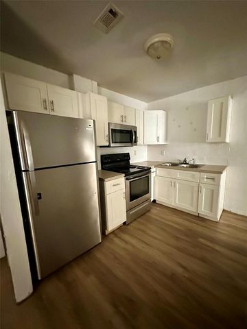 649 NE WALDO ROAD, Gainesville, FL 32641