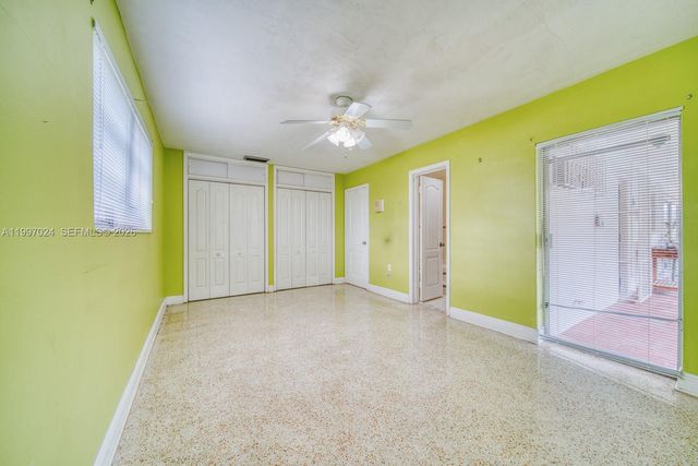 9961 SW 12th St, Miami, FL 33174