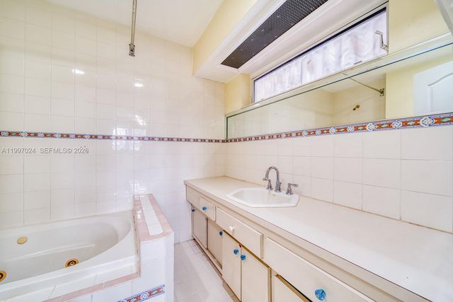 9961 SW 12th St, Miami, FL 33174