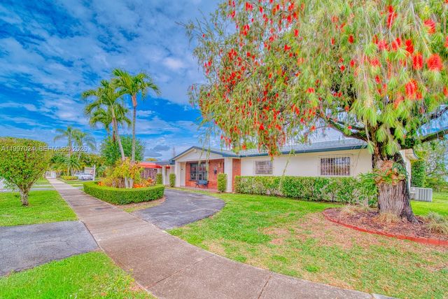 9961 SW 12th St, Miami, FL 33174