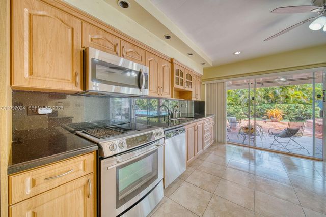 9961 SW 12th St, Miami, FL 33174