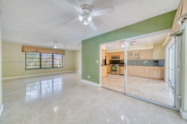 9961 SW 12th St, Miami, FL 33174