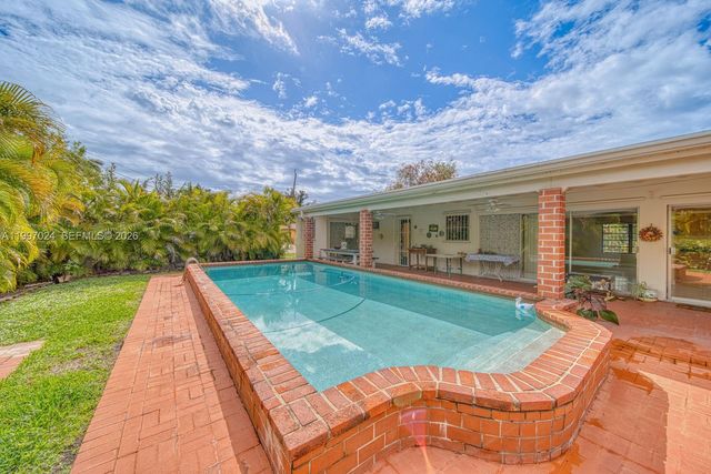 9961 SW 12th St, Miami, FL 33174