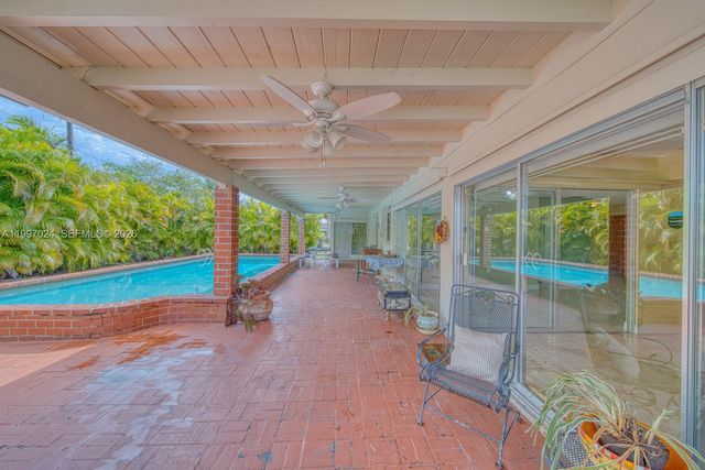 9961 SW 12th St, Miami, FL 33174