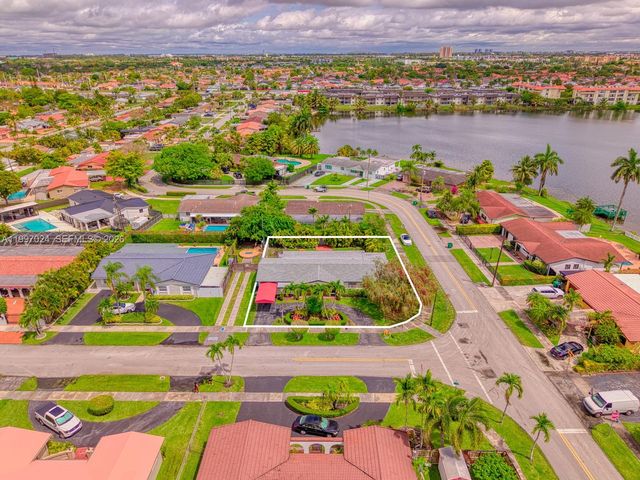 9961 SW 12th St, Miami, FL 33174