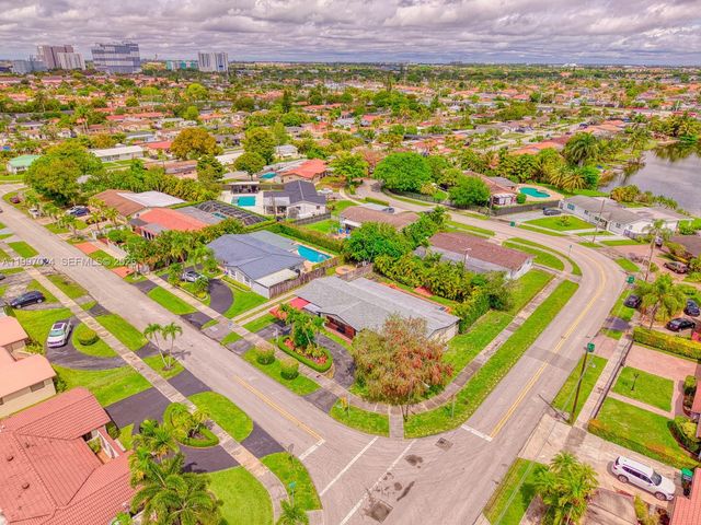 9961 SW 12th St, Miami, FL 33174