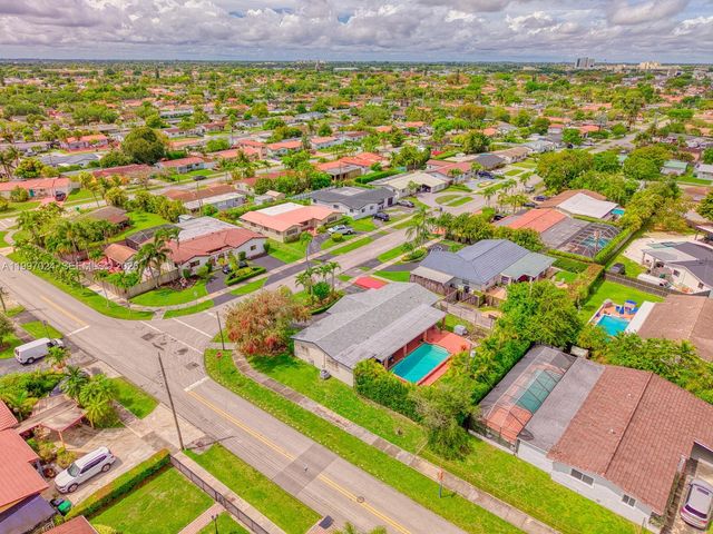 9961 SW 12th St, Miami, FL 33174
