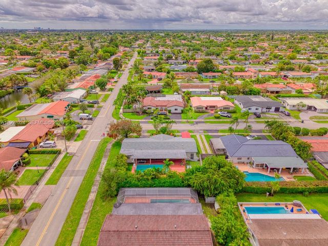 9961 SW 12th St, Miami, FL 33174