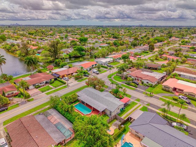 9961 SW 12th St, Miami, FL 33174