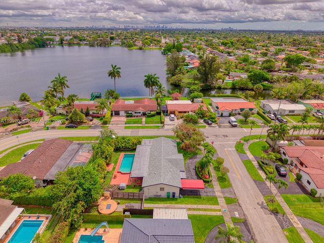 9961 SW 12th St, Miami, FL 33174