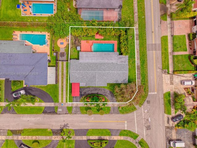 9961 SW 12th St, Miami, FL 33174