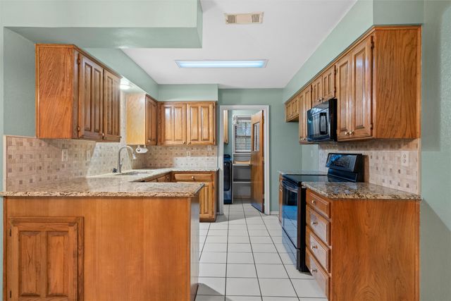 2007 Harwell Street, Grapevine, TX 76051