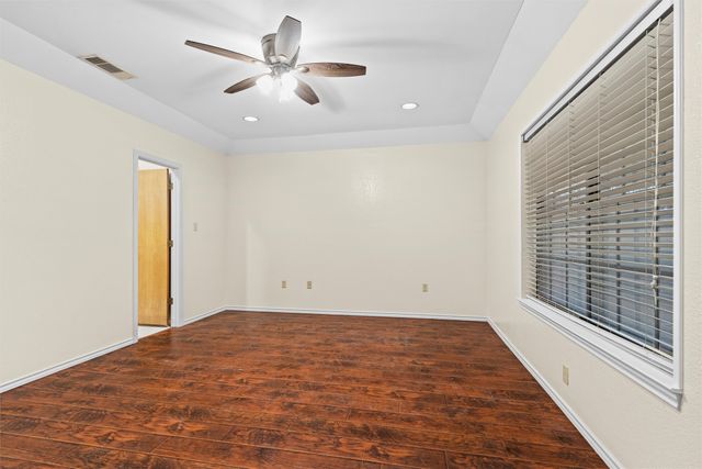 2007 Harwell Street, Grapevine, TX 76051