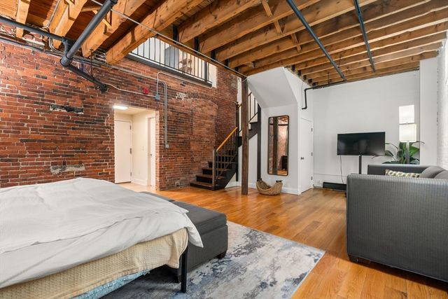 19 Stanhope 1B, Boston, MA 02127