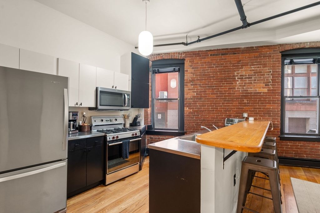 19 Stanhope 1B, Boston, MA 02127