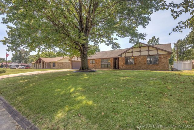 405 Mockingbird Lane, Wagoner, OK 74467