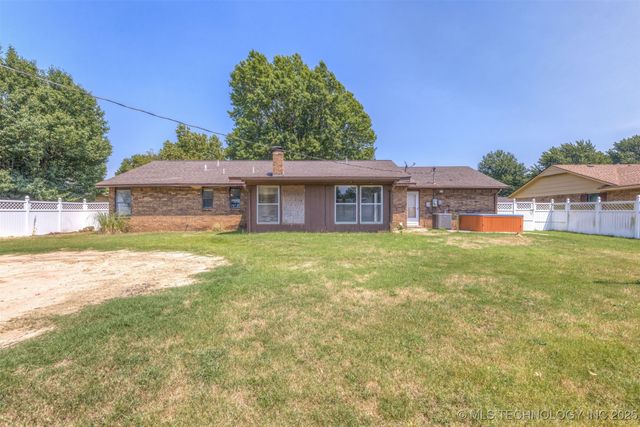 405 Mockingbird Lane, Wagoner, OK 74467