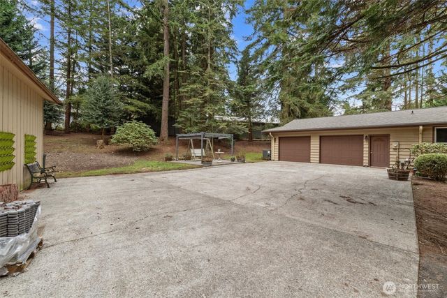 39811 226th Avenue SE, Enumclaw, WA 98022