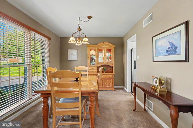 3 HILLTOP CIRCLE, Mechanicsburg, PA 17055
