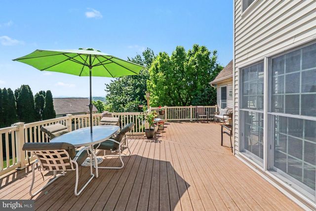 3 HILLTOP CIRCLE, Mechanicsburg, PA 17055