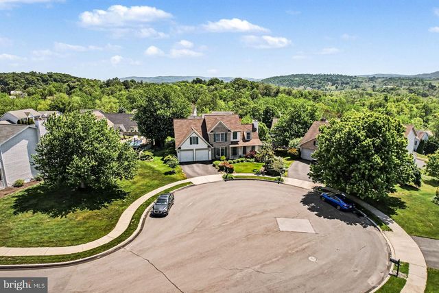 3 HILLTOP CIRCLE, Mechanicsburg, PA 17055