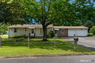 25 Danbury Lane, Bristol, CT 06010